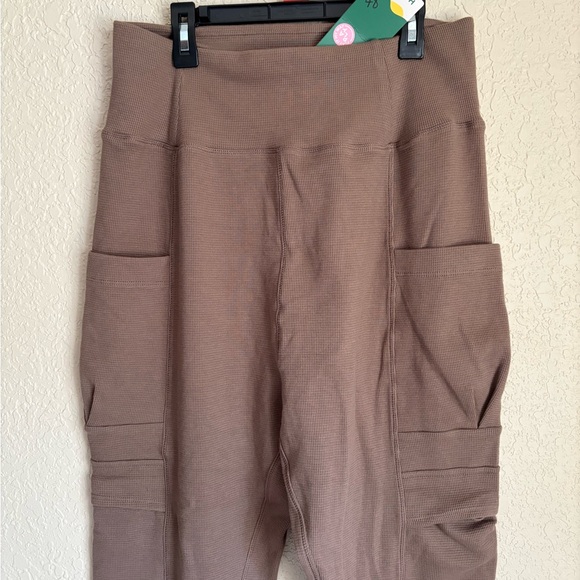 NWT HALARA Brown High-Rise Cargo Jogger Pants - Picture 4 of 14